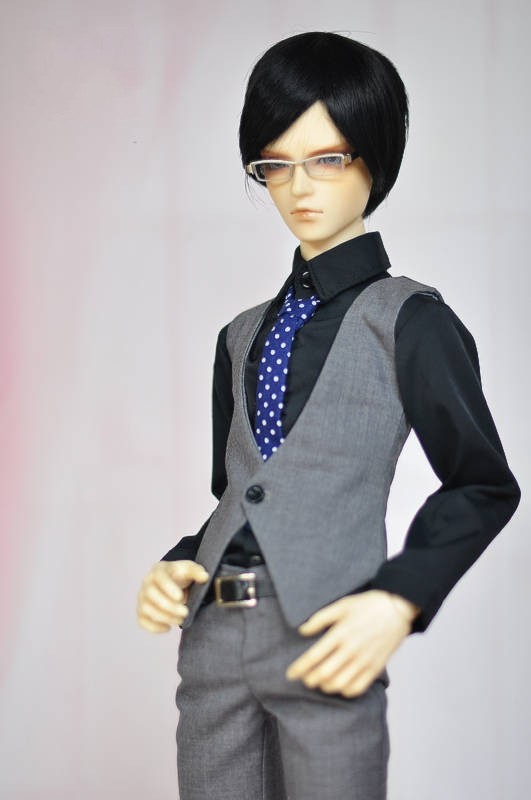 Grey suits set for 1/3 size BJD - Click Image to Close